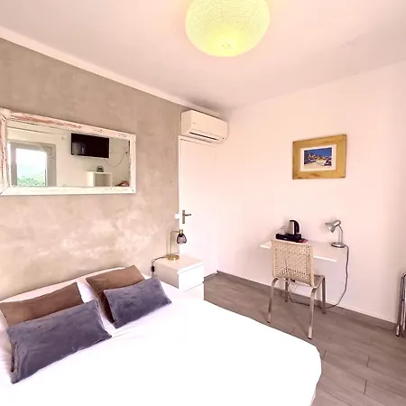 호텔 Azur 3*