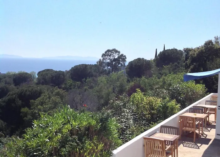 Azur Hotell