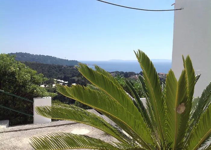 Azur Hotel